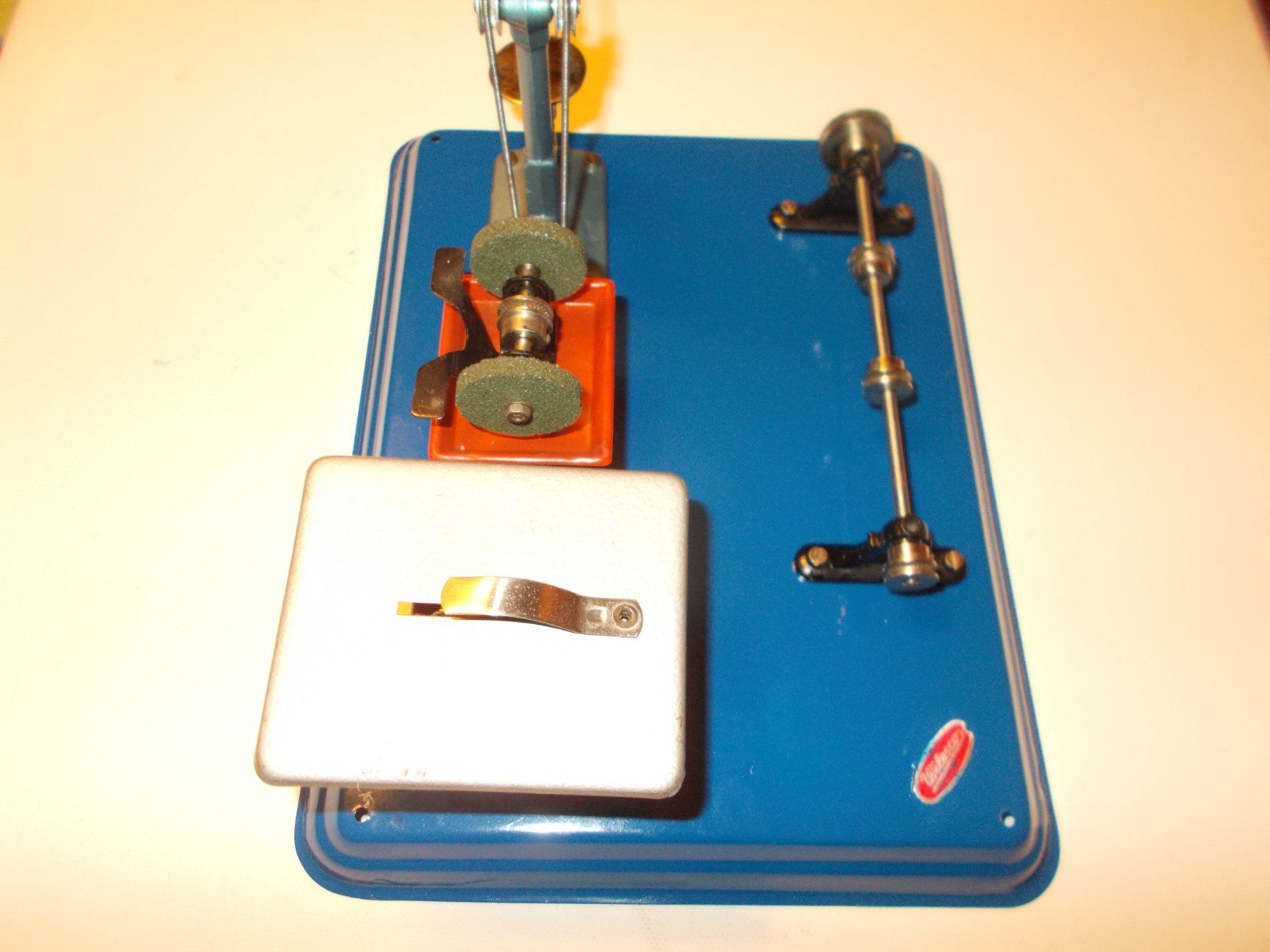 Wilesco Kit di modellismo & Modellini statici: WILESCO M56 MODELL-PLATTE mit 4 ANTRIEBSMODELLEN ,TOP . – Usato da Romanshorn venduto da Legere8 2