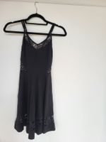 Schwarzes Spitzenkleid Tally Weijl S