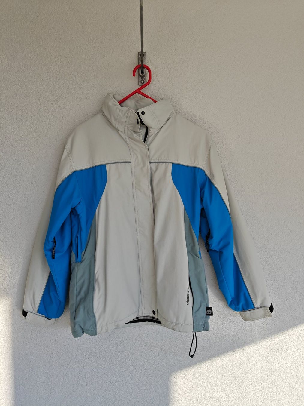 Obscure Giacche: Obscure Skijacke Gr.S weiss blau – Usato da Uetendorf venduto da oinkioink88