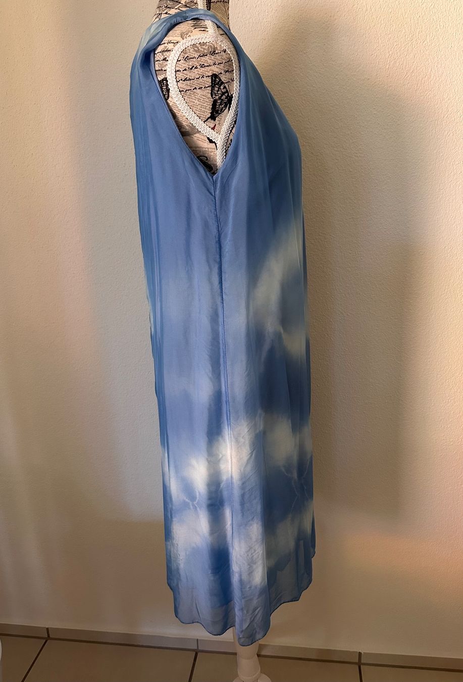 Vestiti: Cartoon Kleid Seide Grosse 40 – Nuovo e nell'imballaggio originale da Alpnach Dorf venduto da ljusja 2