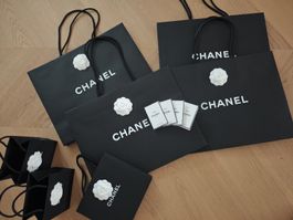 CHANEL Papiertaschen & 4 Parfum Minis 1957