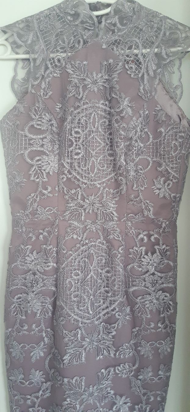 Kleider: Elegantes Spitzenkleid in Lila – Neu (gemäss Beschreibung) aus Gretzenbach von LSXS 2