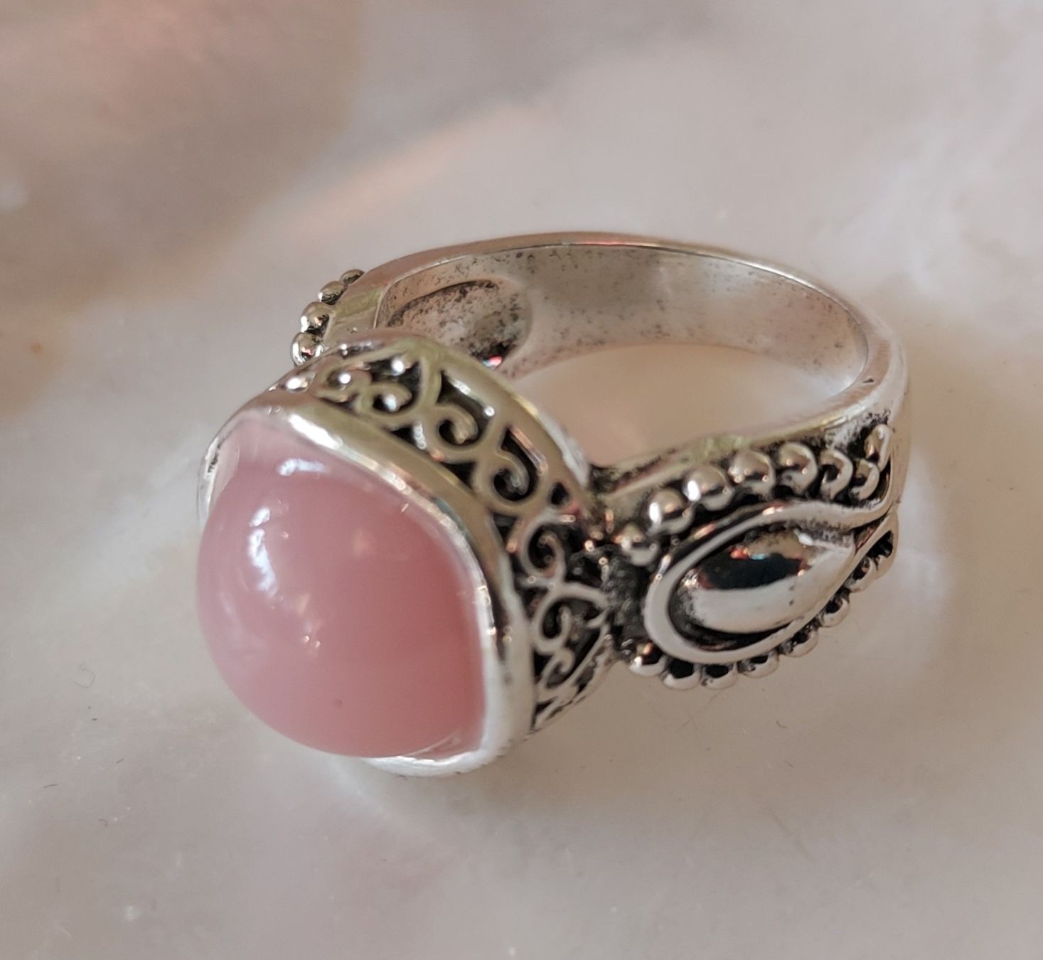 Anelli: Ring mit rosa Stein – Nuovo (secondo la descrizione) da Ettenhausen TG venduto da CH2300