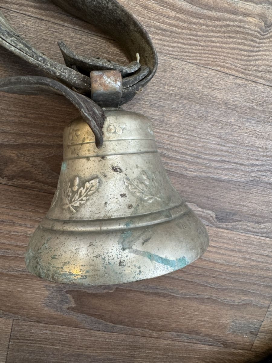 Campanacci mucche: 1 cloche ancienne – Usato da Posieux venduto da Angeles82 1