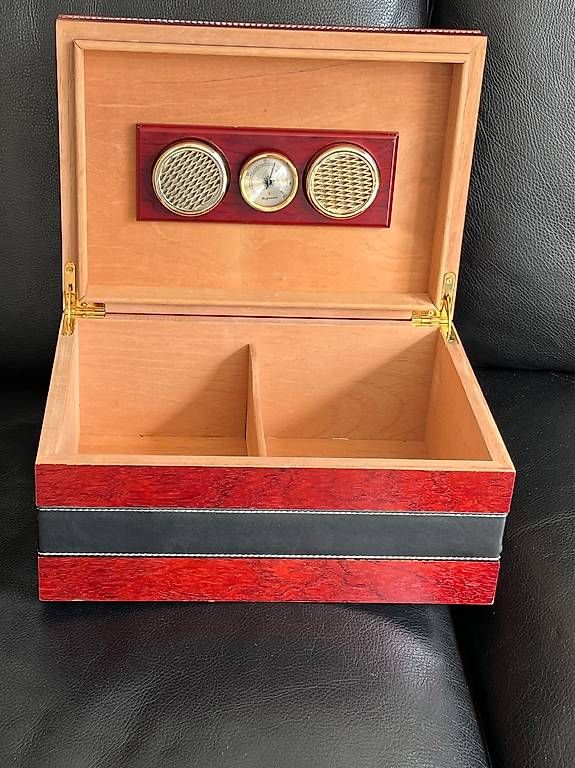 Humidor per sigari: Humidor – Usato da Uetikon am See venduto da kun_6knp 1