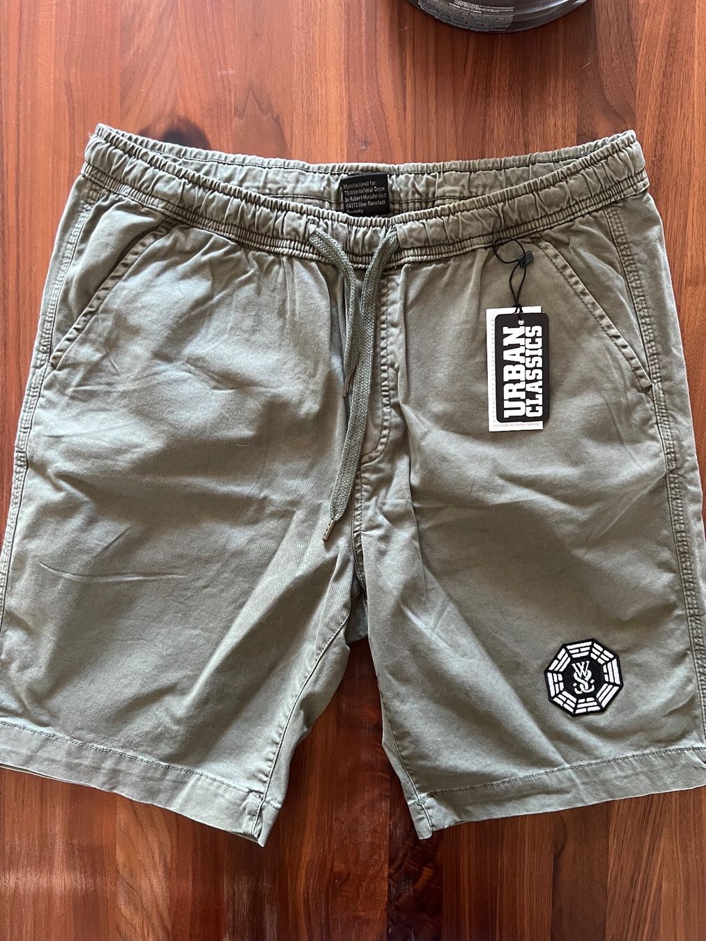 Pantaloni: While She Sleeps Shorts Large NEU – Nuovo (secondo la descrizione) da Dübendorf venduto da CellarSeller