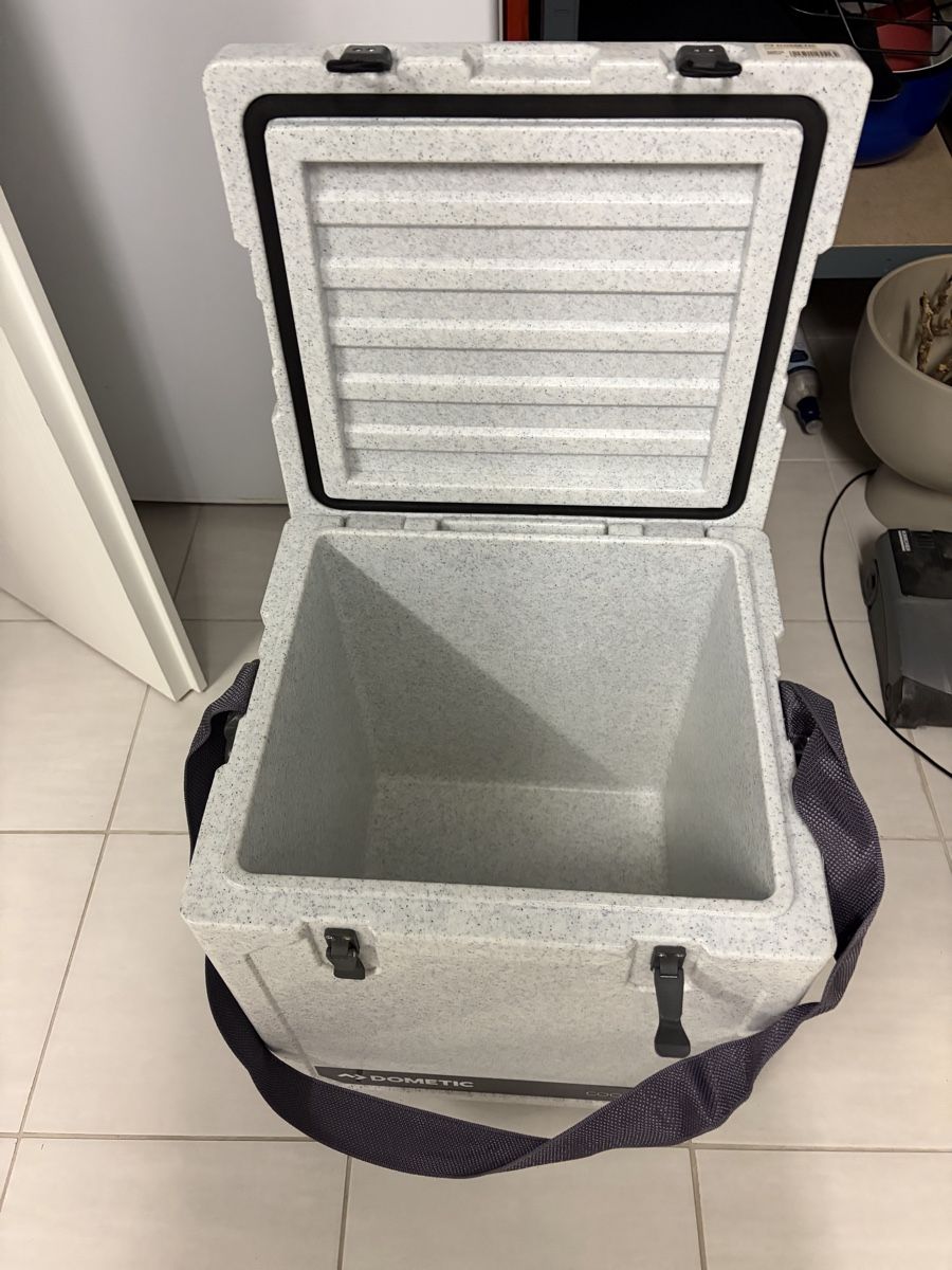 Dometic Kühlschränke & Kühlen: Dometic Cool Ice 33 – Gebraucht aus Münchenstein von ArleneLM