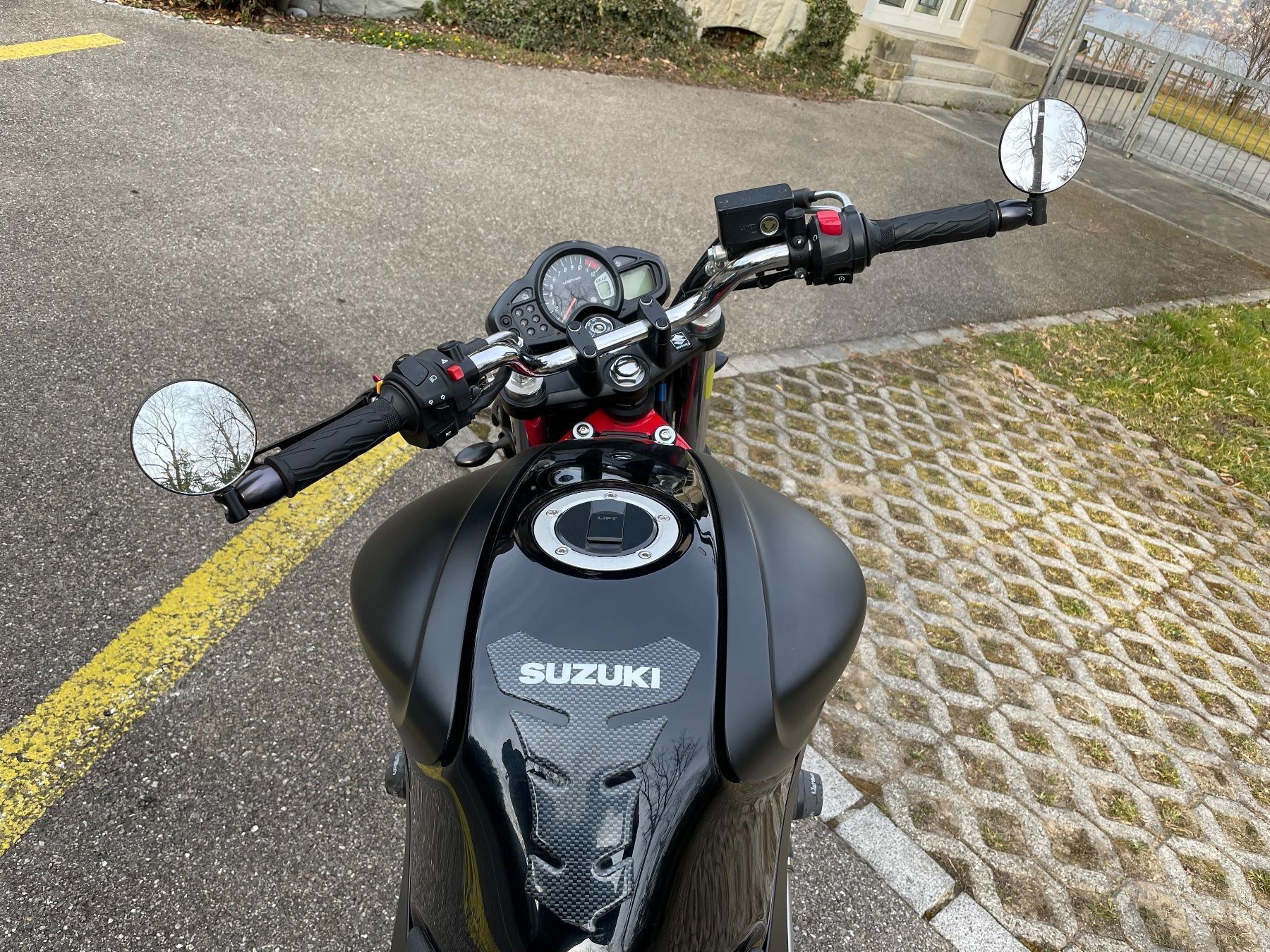Suzuki Strada: Suzuki SFV 650 Gladius ABS – Usato da Zürich venduto da juanjoch 4
