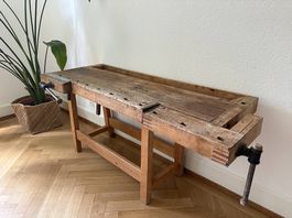 Ancien établi de menuisier fonctionnel