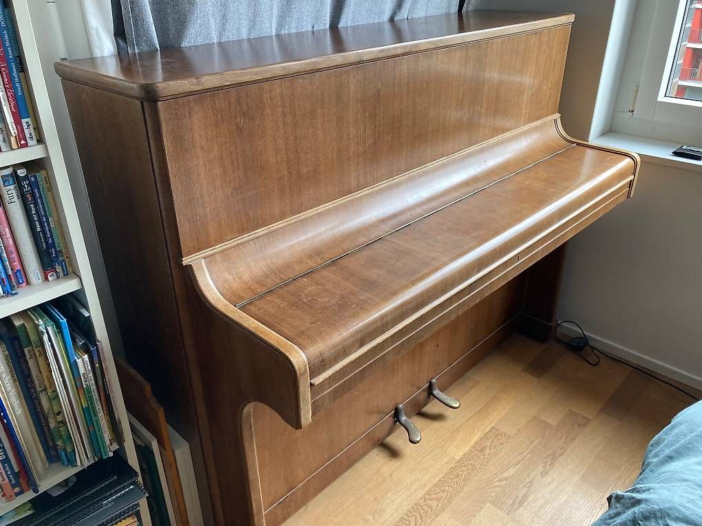 Strumenti musicali: Klavier Rösler – Usato da Luzern venduto da Judith01112 1