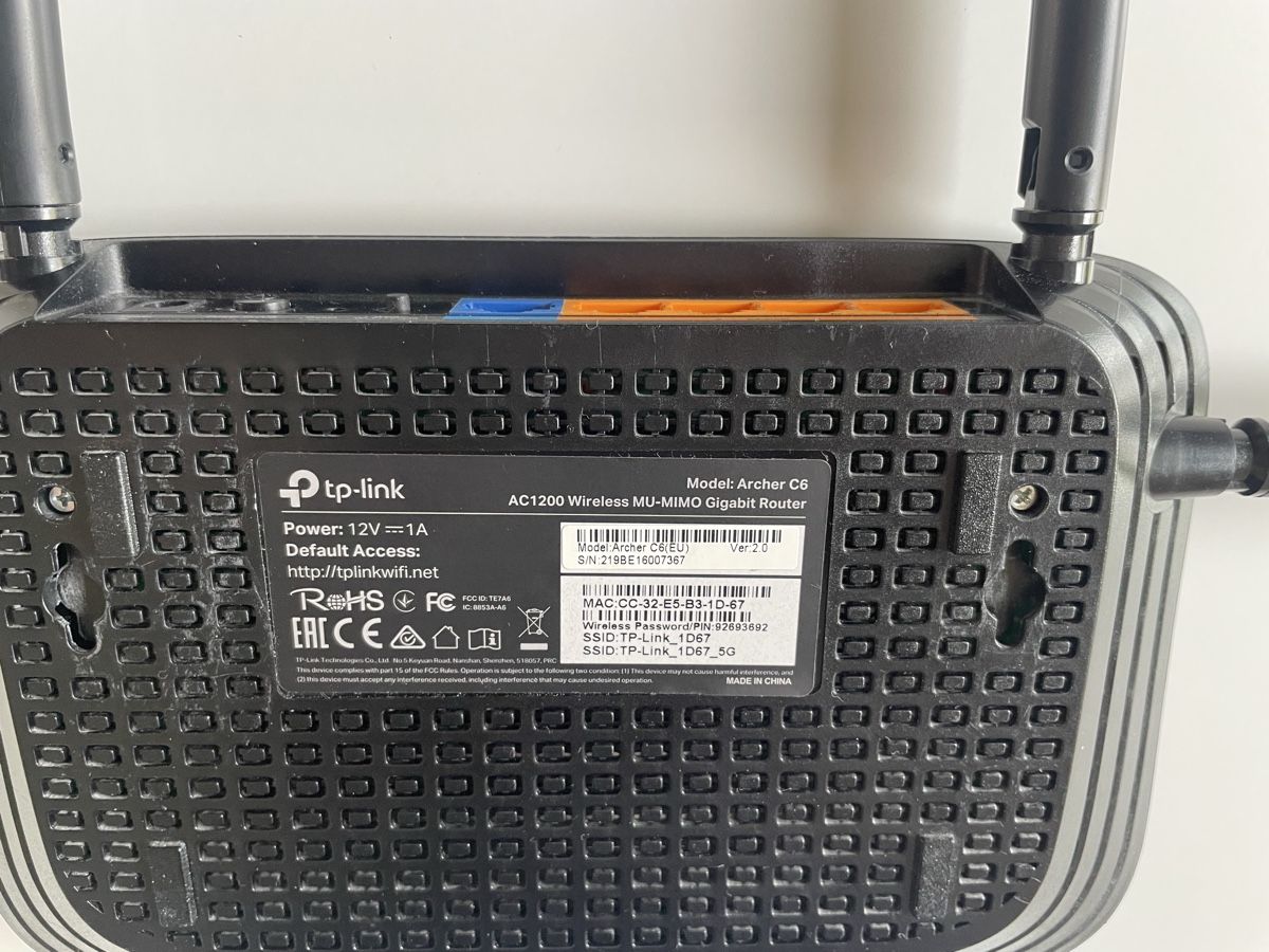 TP-Link Modems & Router: TP Link Archer C6 Gigabit Router + TP Link Repeater – Gebraucht aus Zürich von Zaphod 2