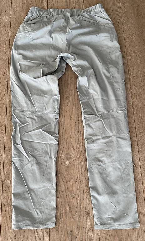 Pantaloni: Arcteryx Kletterhose Konseal Pant 6 – Usato da Alpnach Dorf venduto da rerifeme 1