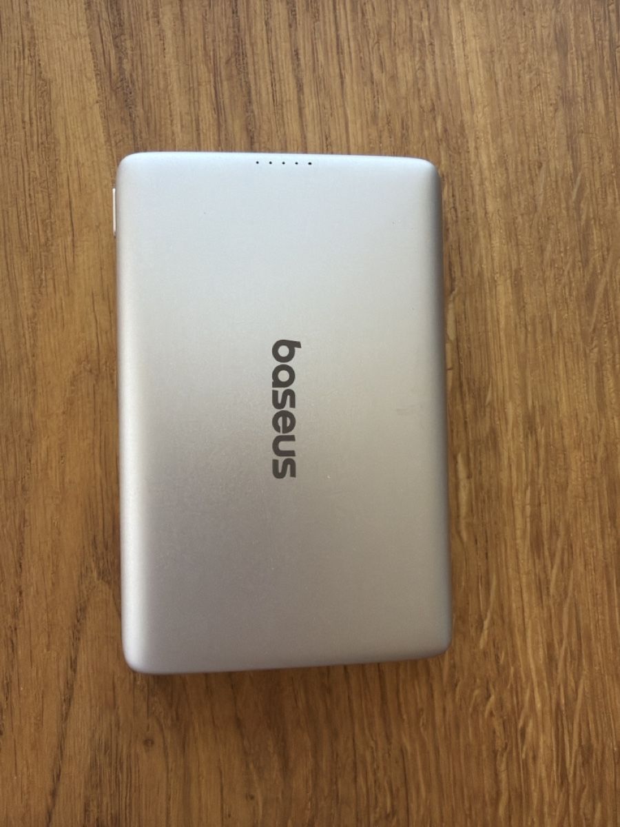 Baseus Batterie: Baseus Powerbank Silber 10000mAh magnetisch – Usato da Gutenswil venduto da tim_7xzw