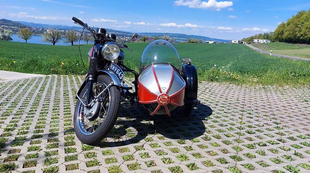 Side-Cars: BSA A65 Gespann ab MFK (Pendant zu Norton oder Triumph) – D'occasion à Sursee par Honda94 4