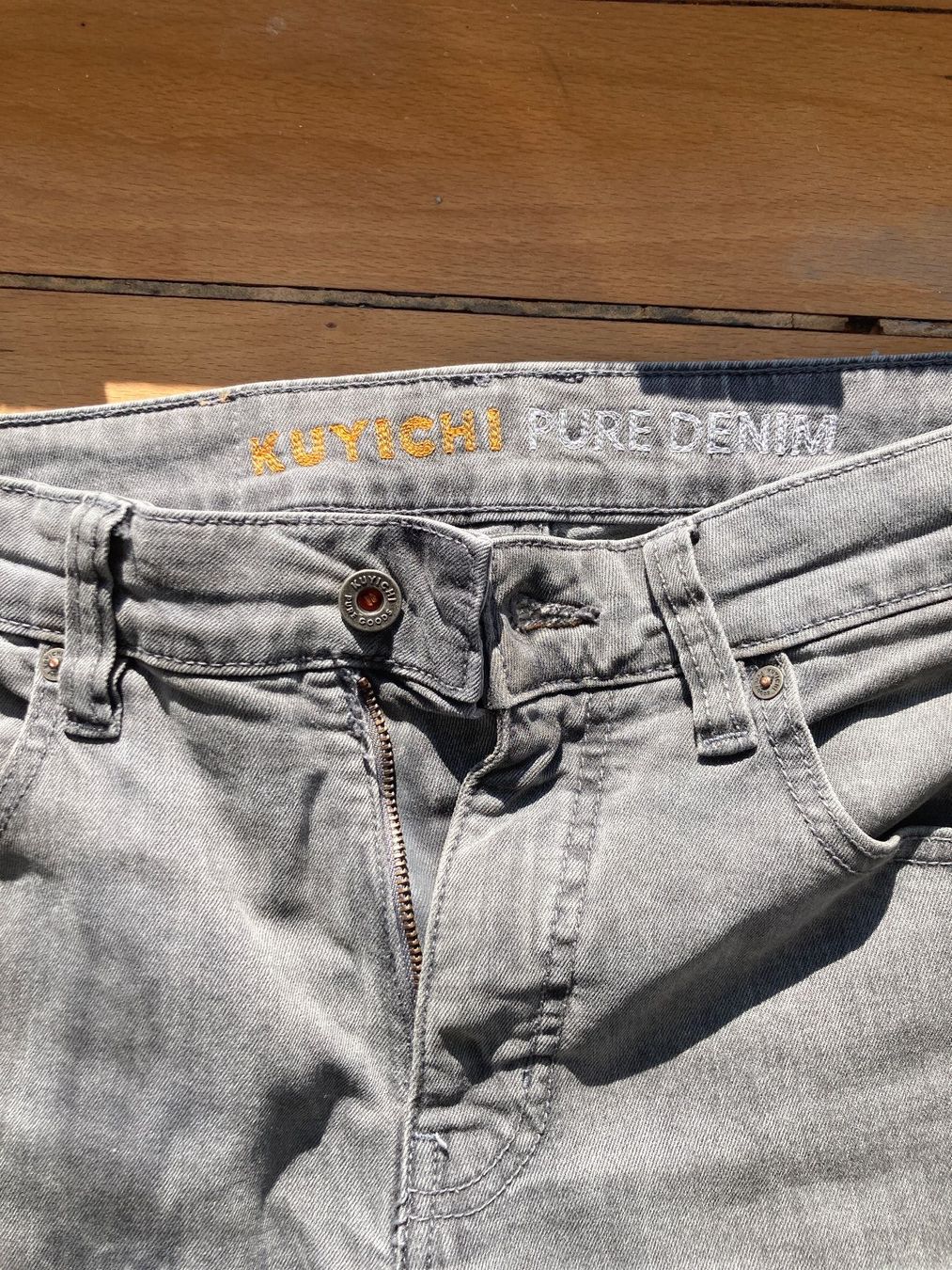 Jeans: KUYICHI-Jeans zwei- oder dreimal getragen von Rrrrevolve – D'occasion à Zürich par soulrider73 1