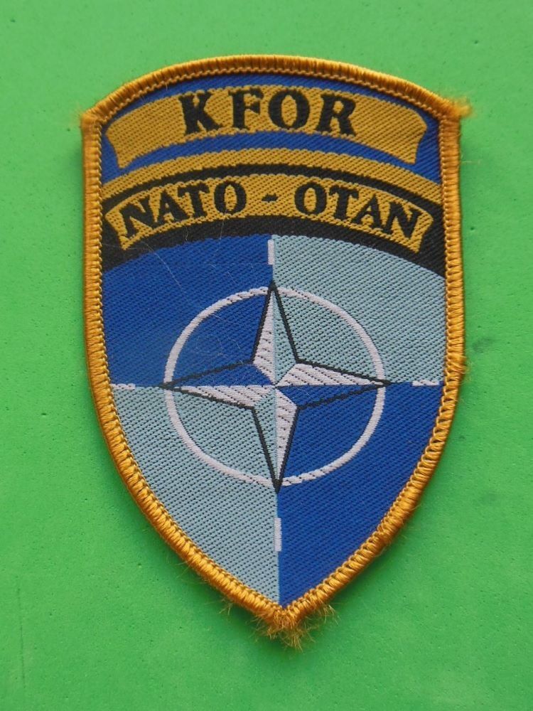 Placchette & Badge: KFOR - NATO – Usato da Zwillikon venduto da Boban69
