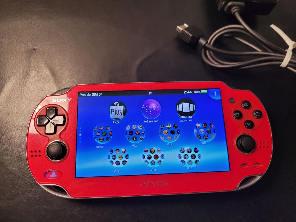 PS vita OLED model + Games installed[Playstation Vita] Kaufen auf Ricardo