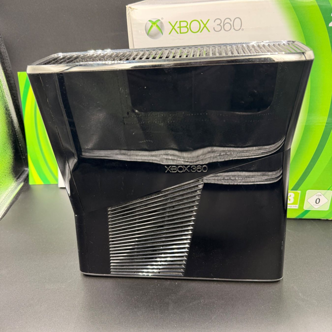 Microsoft Konsolen: Microsoft Xbox 360 Slim 250GB OVP – Gebraucht aus Düdingen von Nerdworld 7