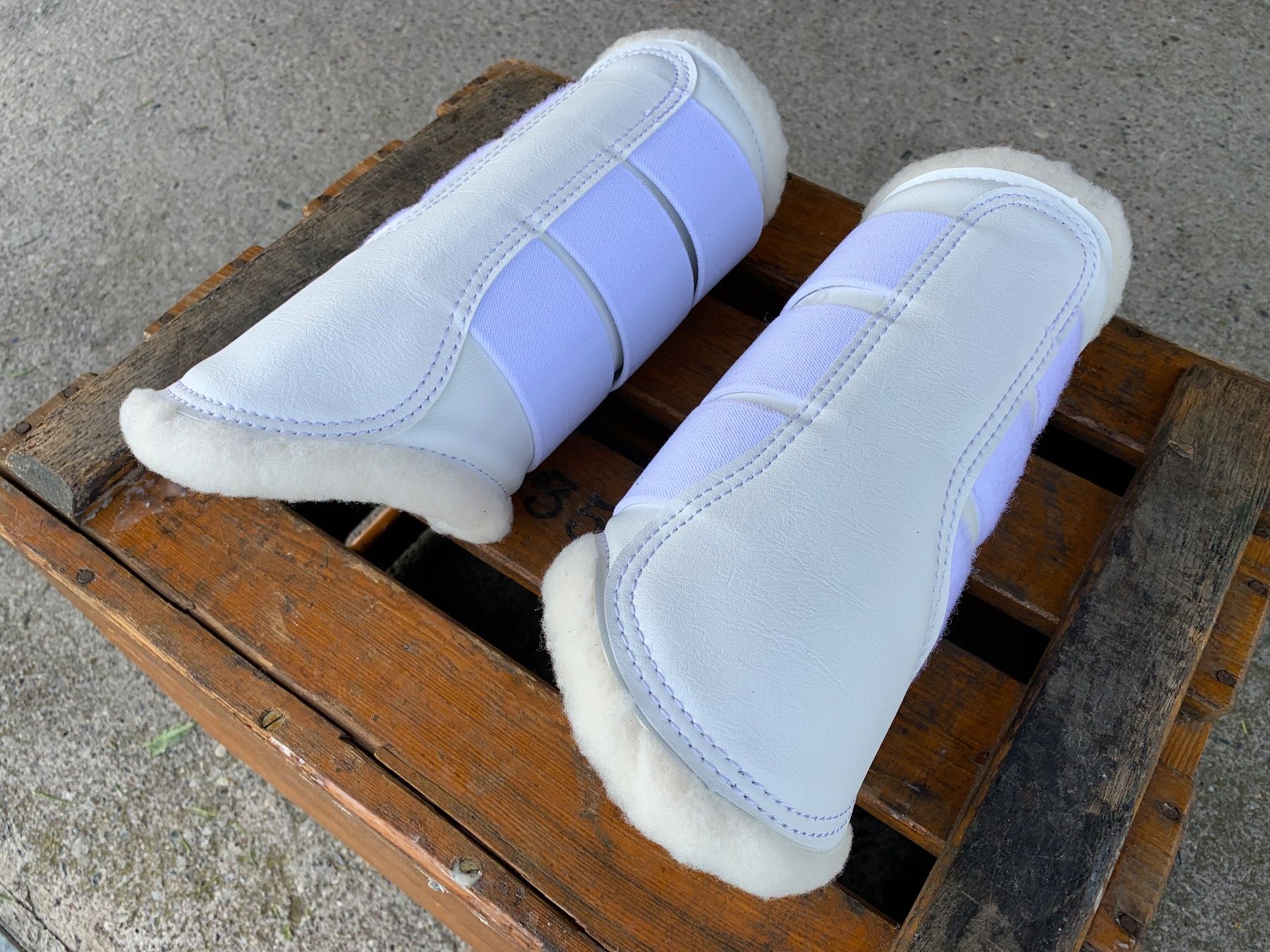 Sattel & Sattelzubehör: 1 Paar schöne weisse Gamaschen – Gebraucht aus Feldbach von Fea1 9
