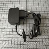 Netzteil Ladegerät 9V 1A neu & originalverpackt / Teltonika