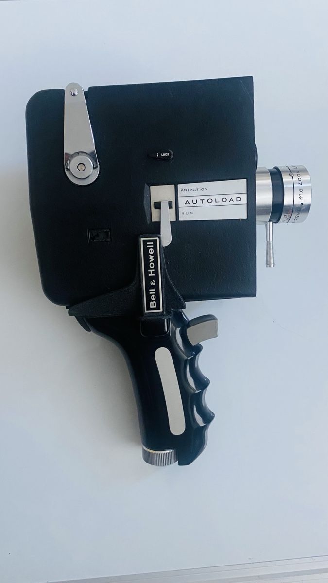 Videocamere: Bell & Howell Autoload Filmkamera - Ein Klassiker! – Usato da Wädenswil venduto da YDHYDEAT