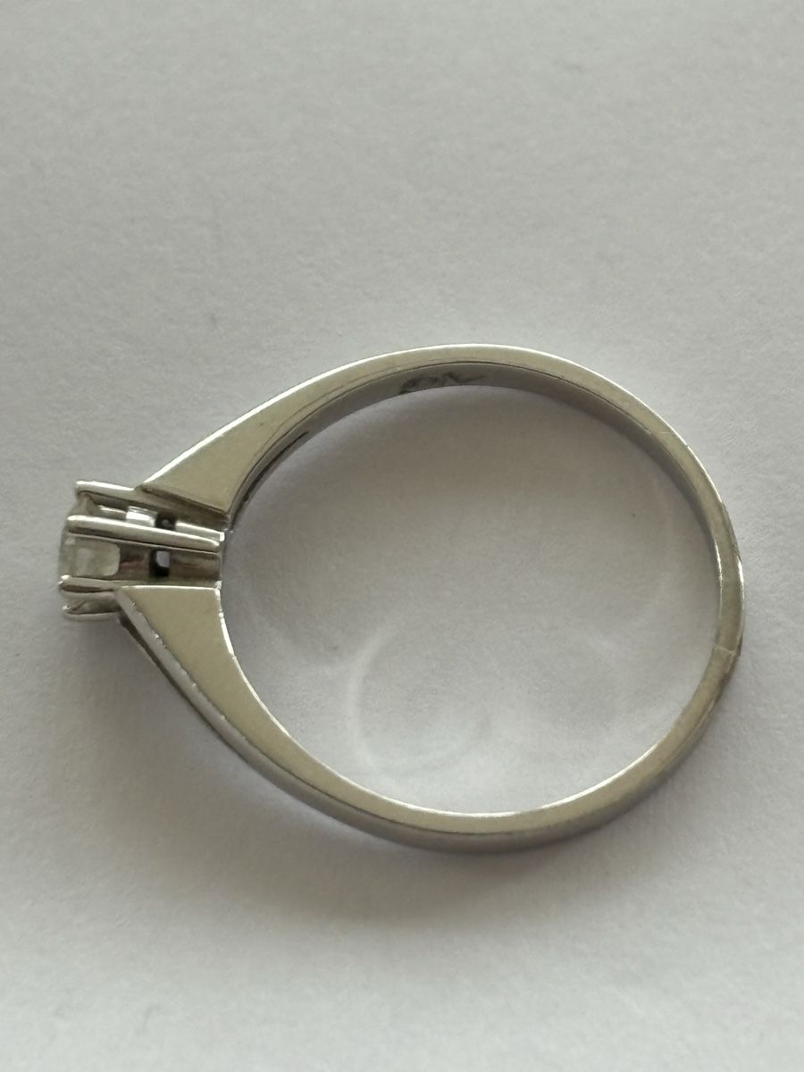 Anelli: Ring Weissgold / Diamant 18 Karat – Usato da Langnau am Albis venduto da flusspflege 5
