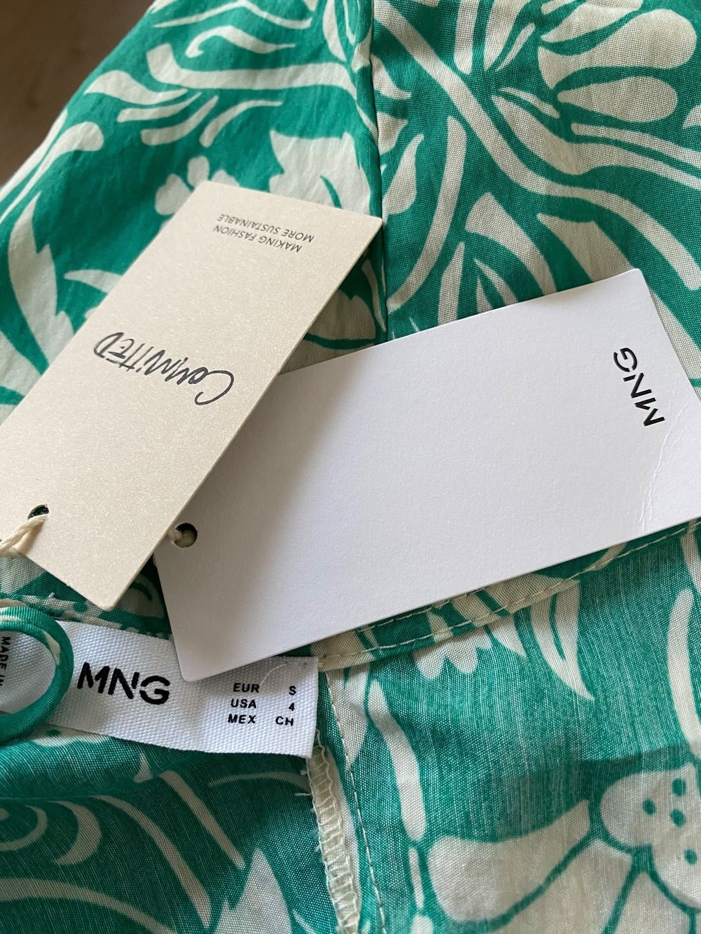 Mango Robes: MANGO fliessendes Minikleid - neu - – Neuf (Voir description) à Jona par vanessasupermarket20 8
