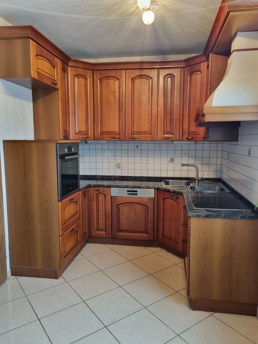 Cucine complete: Küche aus Holz – Usato da Zuchwil venduto da patriziatr