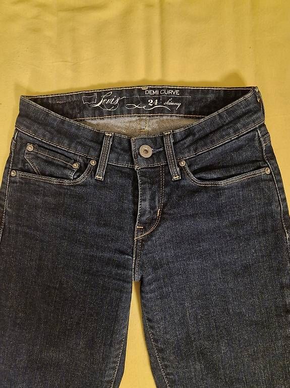 Levi's Jeans: Jeans Levis Curvy skinny – Usato da Giubiasco venduto da bar_r9hz 1