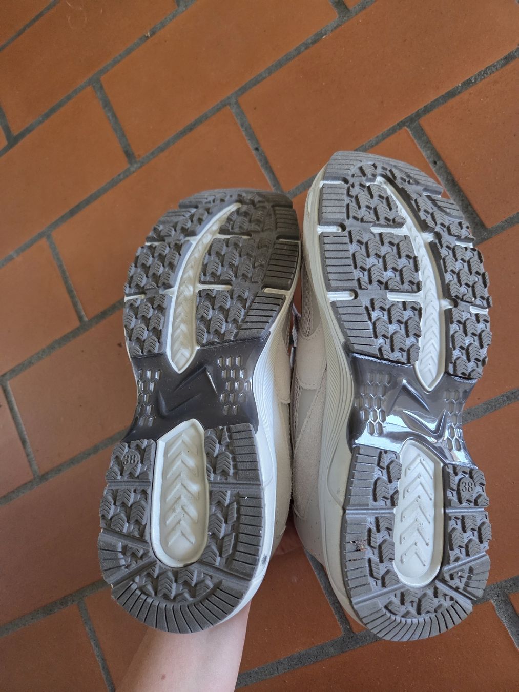 Oysho Scarpe da donna: Oysho Sneakers – Usato da Zürich venduto da PatriciaAnna 2