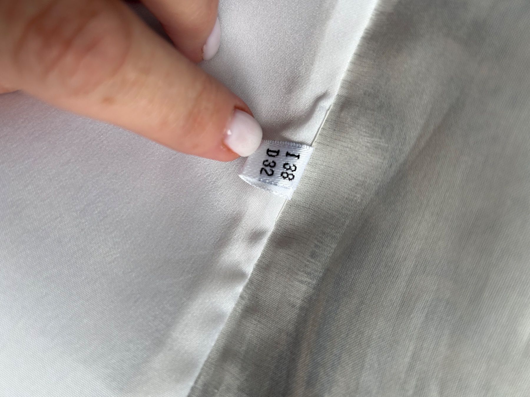 Mäntel: Silk silver/white trench coat by Blumarine – Gebraucht aus Biel/Bienne von zit_v5yc 5