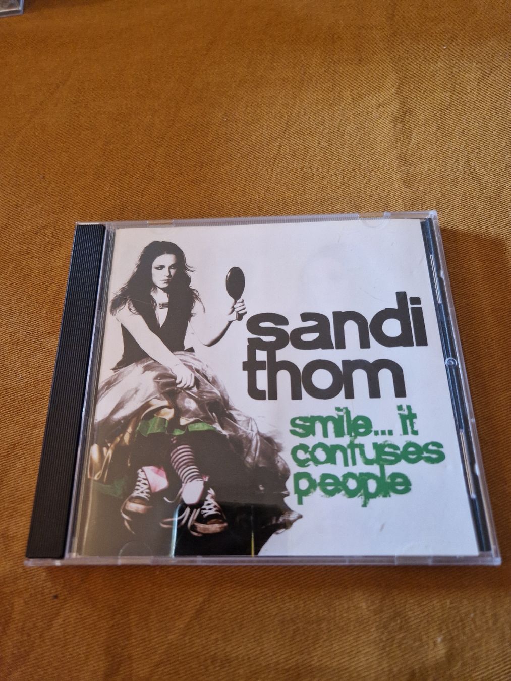 CD: Sandi Thom - Smile...It Confuses People – Usato da Wattenwil venduto da Mage66