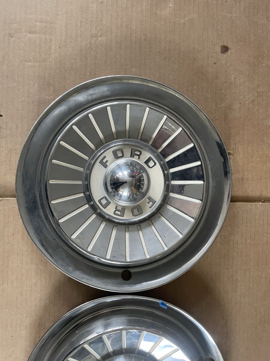 Ford Tutti pezzi di ricambio auto: Ford hub caps 14 zoll – Usato da Eggersriet venduto da faeh1999 1