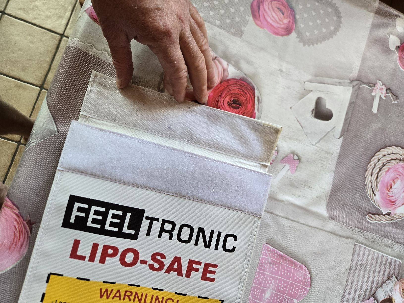 Batterie, Caricabatterie & Alimentatori:  LIPO-SAFE neu mit Warnhinweisen – Usato da Grünenmatt venduto da Brauni2 2