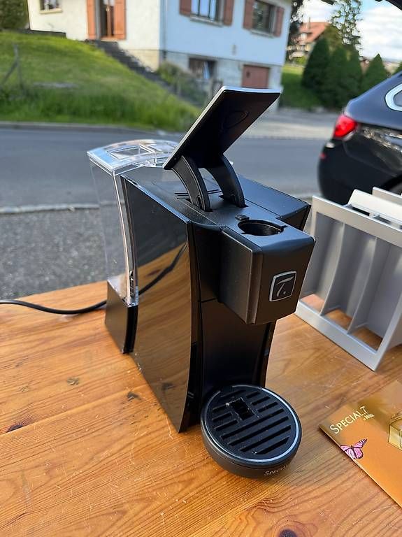 Nespresso Macchine per caffè & Macchine per espresso: Machine à thé Nestlé Special.T + 2 porte-capsules – Usato da Engollon venduto da Winters91 1