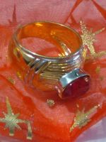 Traumhafter Ring mit rotem Stein Gr. 50