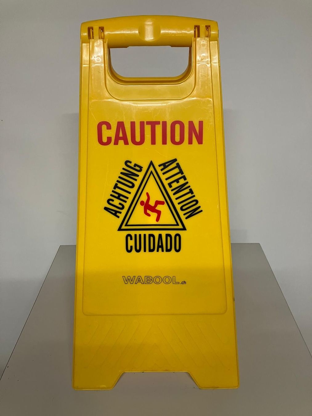 Insegne: Warnschild  Reinigung - Rutschgefahr, – Usato da Zuzwil SG venduto da Skotm