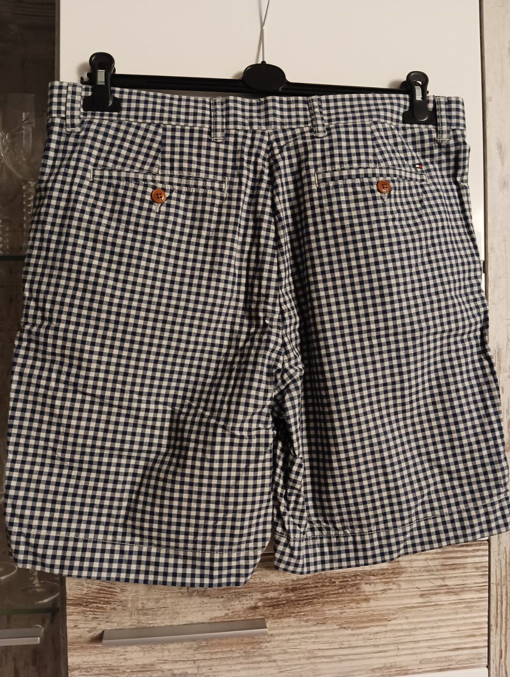 Tommy Hilfiger Pantaloni: Tommy Hilfiger Shorts Herren Gr. 35 – Usato da Oberweningen venduto da Bumblebee2 1