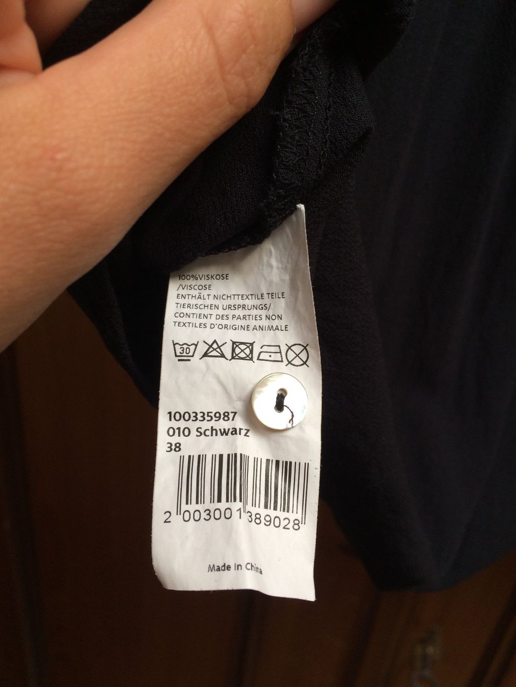 Manor Camicette: Bluse schwarz Kurzarm / Manor Grösse 38 – Usato da Zofingen venduto da angito 5