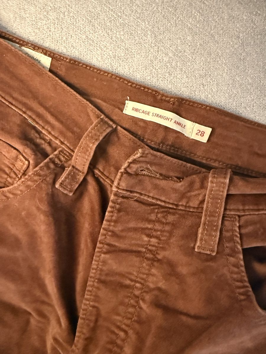 Levi's Jeans: LEVIS Ribcage Ankle Samt Gr. 28 – Neuf (Voir description) à Bern par kwa_pyt9 2