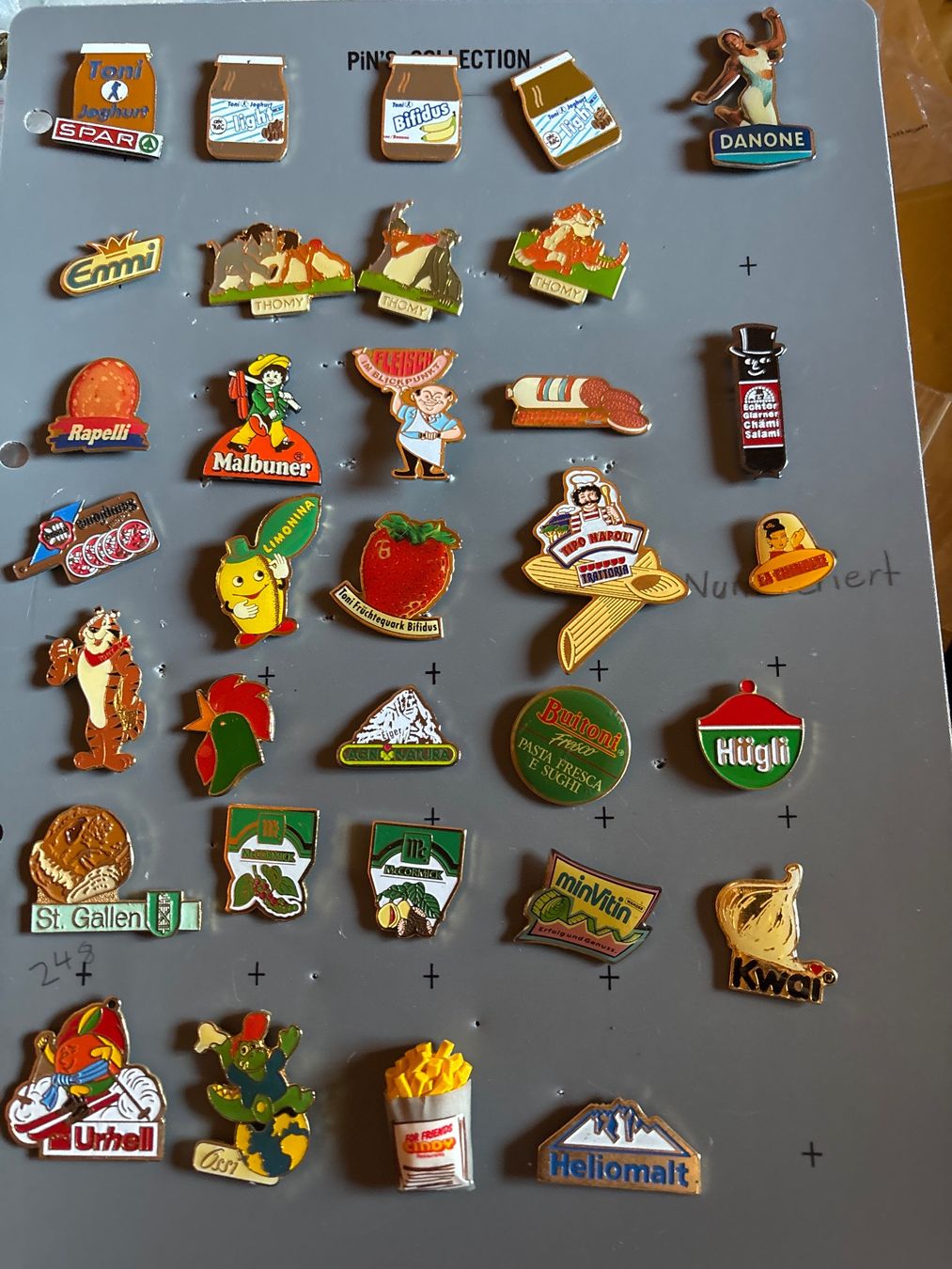 Plaquettes & Badges: Pins Lebensmittel Diverse – D'occasion à Lützelflüh-Goldbach par NicoleL.
