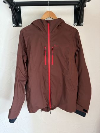 Oakley women’s snowboard hardshell jacket