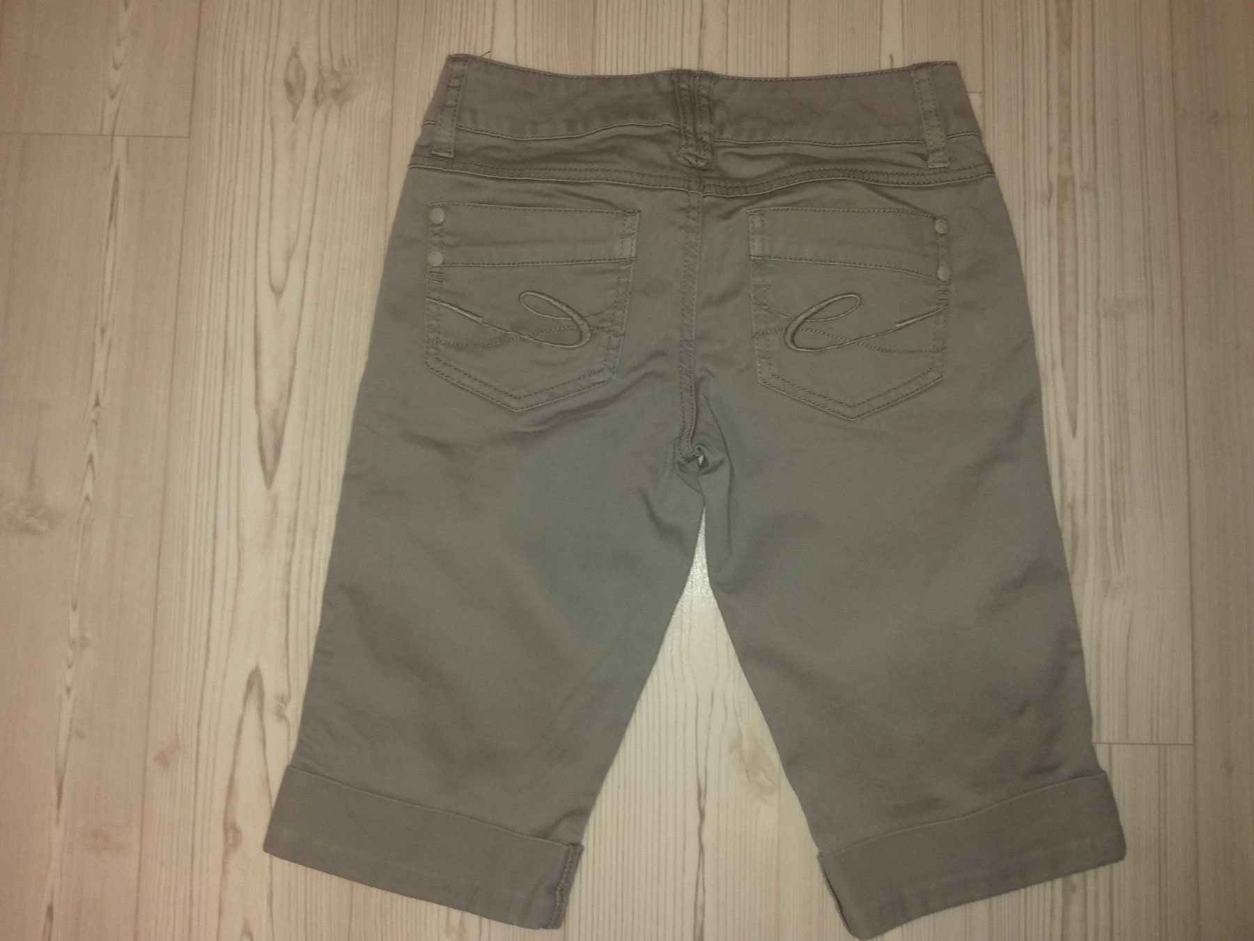 Esprit Pantaloni: Pantacourt ESPRIT  Taille / Grosse 32 CH  SLIM – Usato da Cossonay-ville venduto da Super-Price-Quality 5