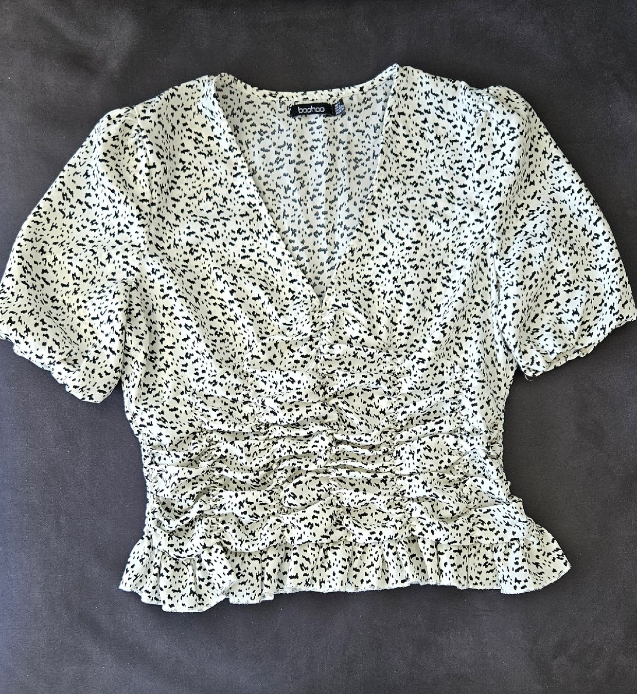 Boohoo Top: Haut – Nuovo e nell'imballaggio originale da Nyon venduto da nay_y72c 3