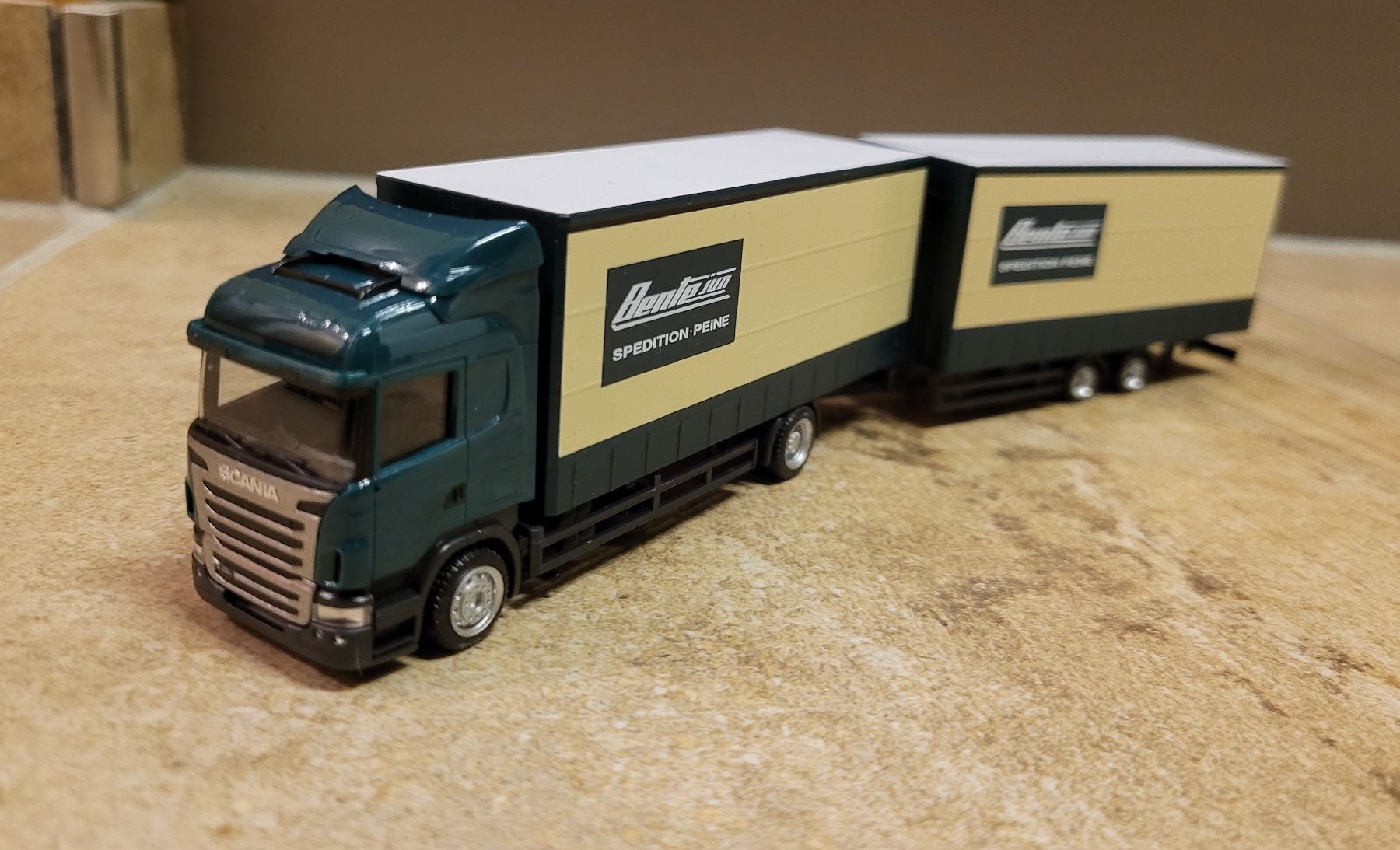 Herpa Kit di modellismo & Modellini statici: Herpa LKW's 1:87 – Usato da Hettiswil venduto da kuese85 5