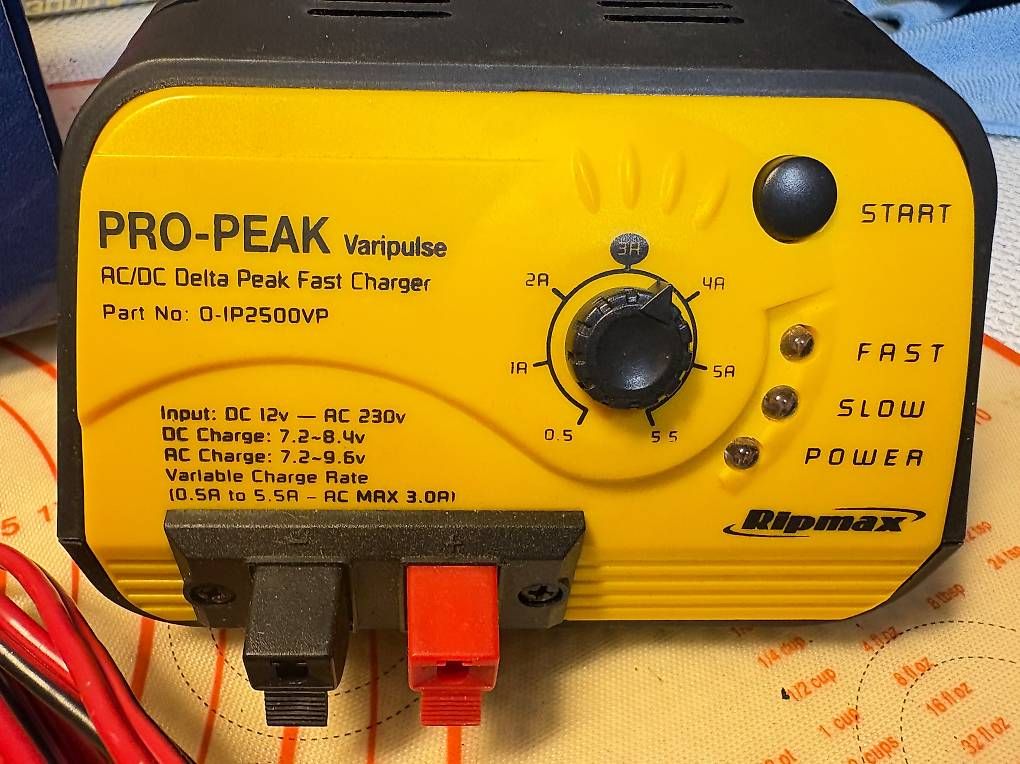 Batterie, Caricabatterie & Alimentatori: Pro-Peak Ladegerät für Modellbau AC/DC – Usato da spreitenbach venduto da starion05 3