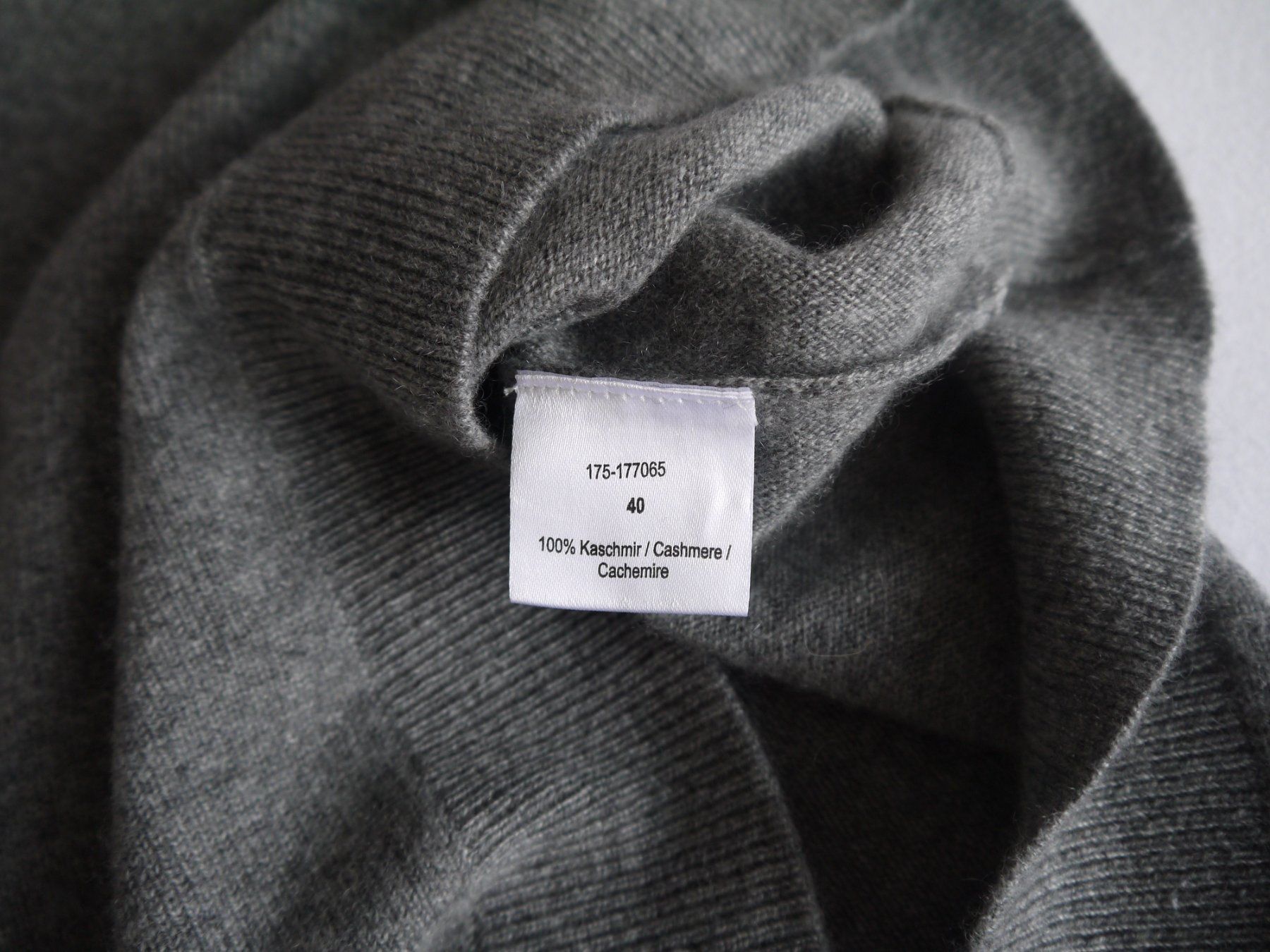 Princess goes hollywood Maglioni & Felpe: Princess Goes Hollywood Pullover aus 100% Kaschmir Gr.40 – Usato da Hagendorn venduto da Blaf 4