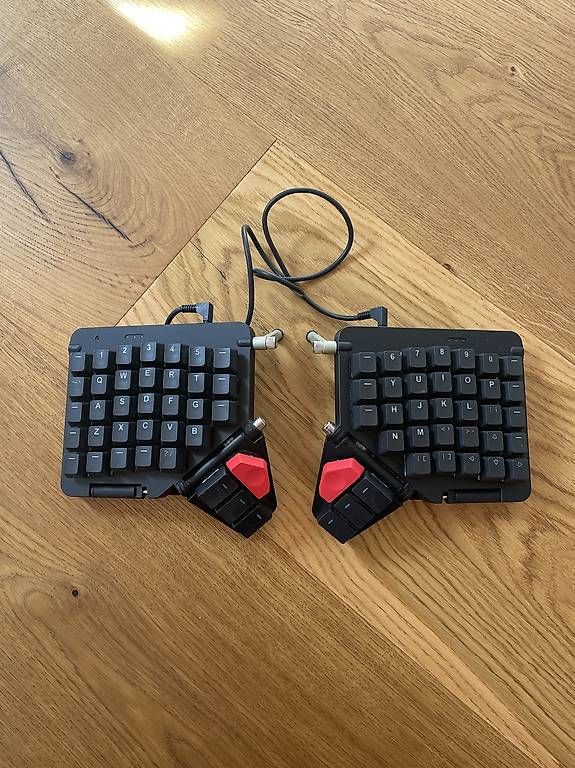 Tastiere: ZSA Moonlander ergonomische Tastatur – Usato da Filzbach venduto da ric_z6vx