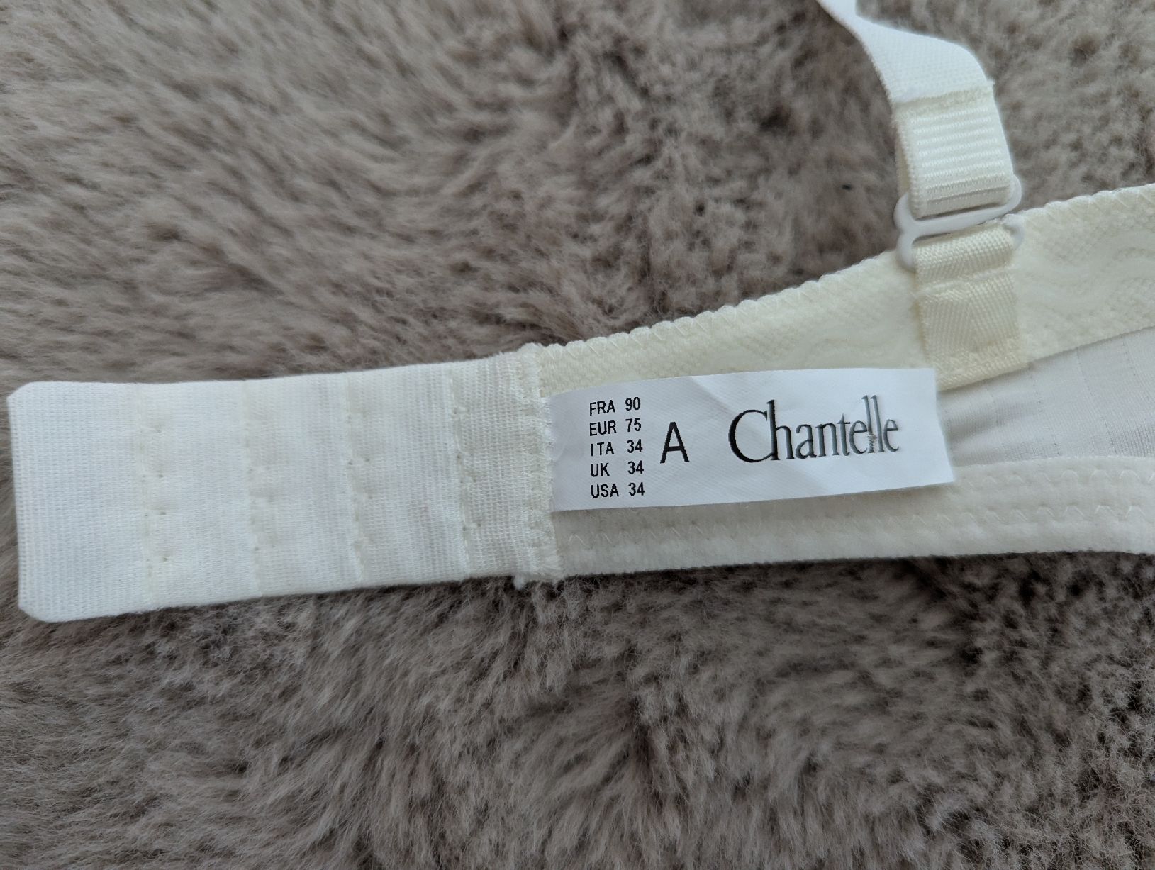 Chantelle Altra biancheria intima: soutien gorge Chantelle 75A – Nuovo (secondo la descrizione) da Montreux venduto da dem_gyt9 2