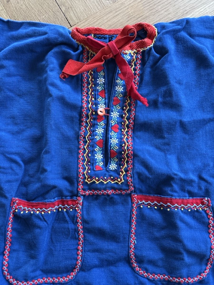 Camicette: Kinder Trachtenbluse, blau mit Stickerei – Usato da Winterthur venduto da Pulator 1